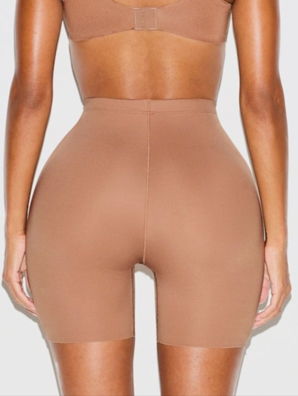 SKIMS Body Butt And Hip Enhancing Mid Thigh Short Tan Sienna Women Small NEW - Picture 8 of 8